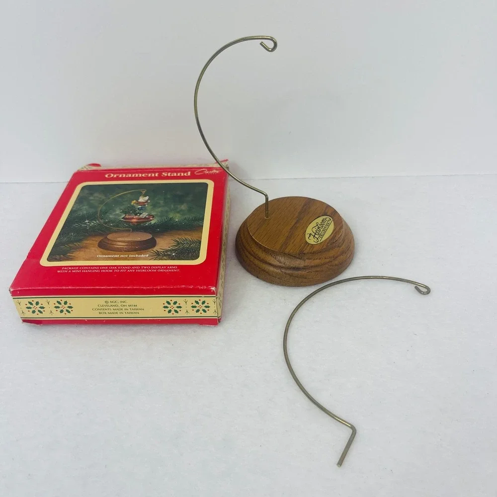 Carlton Cards Heirloom Collection Oak Ornament Stand with 2 Display Arms Vintage